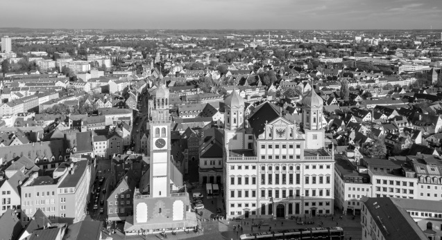 Augsburg: Blick auf Perlachturm und Rathaus